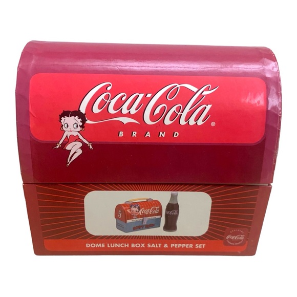 NIB 2004 Coca Cola Betty Boop Dome Lunch Box Salt & Pepper Collectible Set - Picture 2 of 15